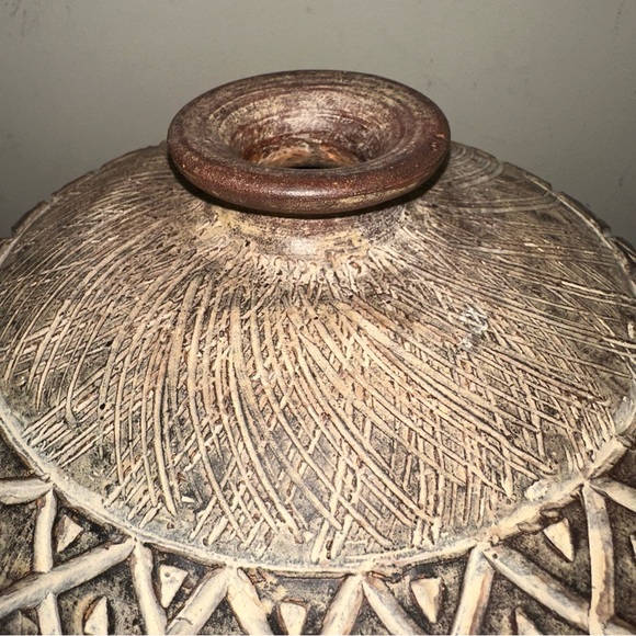 Vintage Mid Century Latin American Round Clay Tribal Vase Textured Geometric - Picture 8 of 13